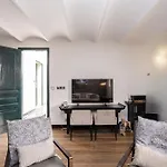 Luminous Top Floor Apartment With Terrace